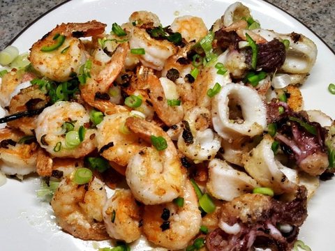 Salt & Pepper Calamari/Prawn as pictured in Laap Thai's printed menu