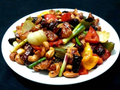 Stir-Fried Meat with Cashew Nuts as pictured in Laap Thai's printed menu