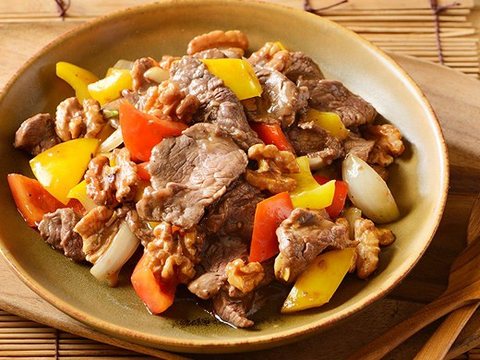 Stir-Fried Meat with Oyster sauce as pictured in Laap Thai's printed menu